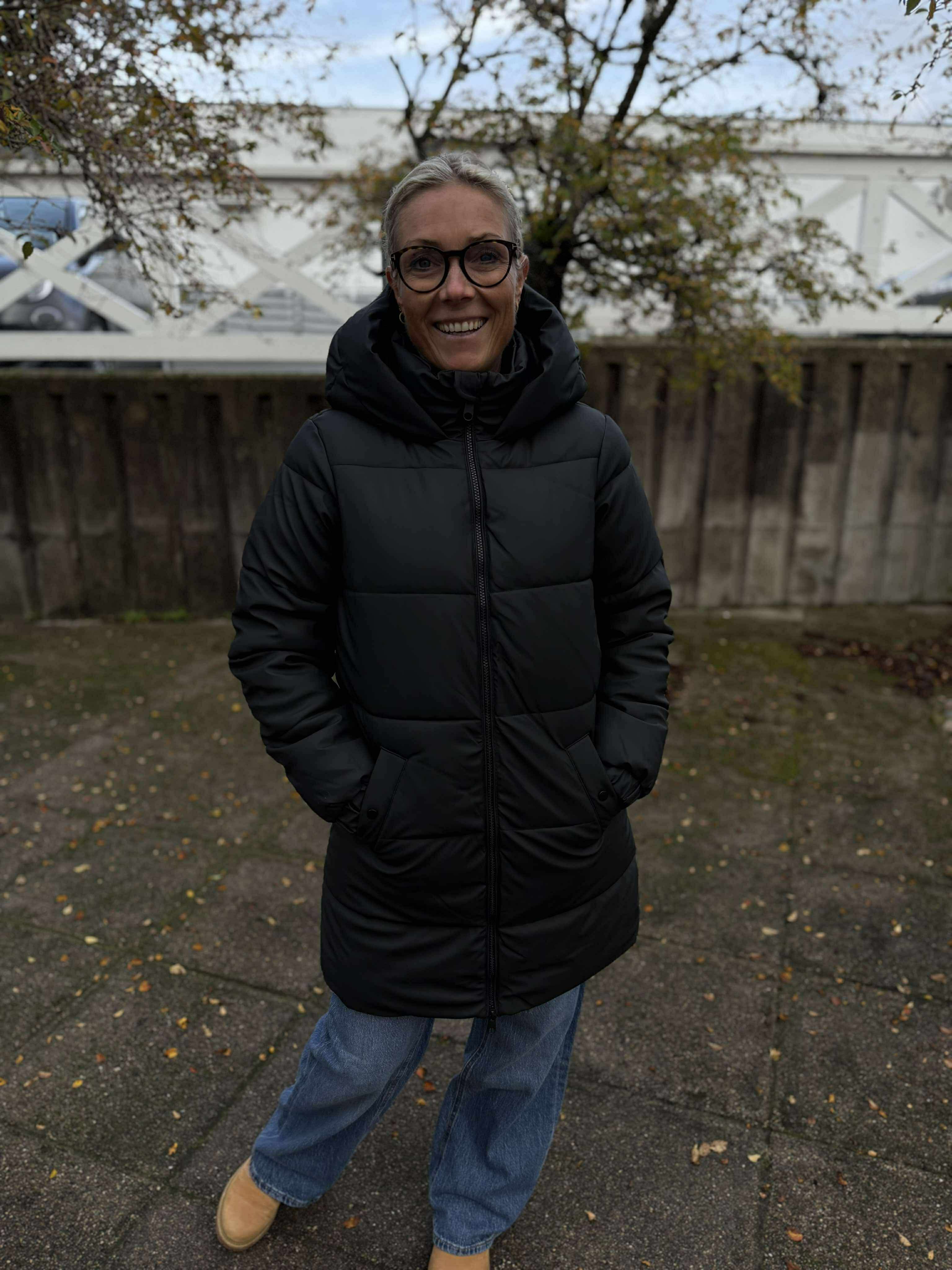 VMGRETAFIE Coat - Black